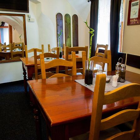 Hotel A Restaurace U Hrncire Кутна-Гора Экстерьер фото