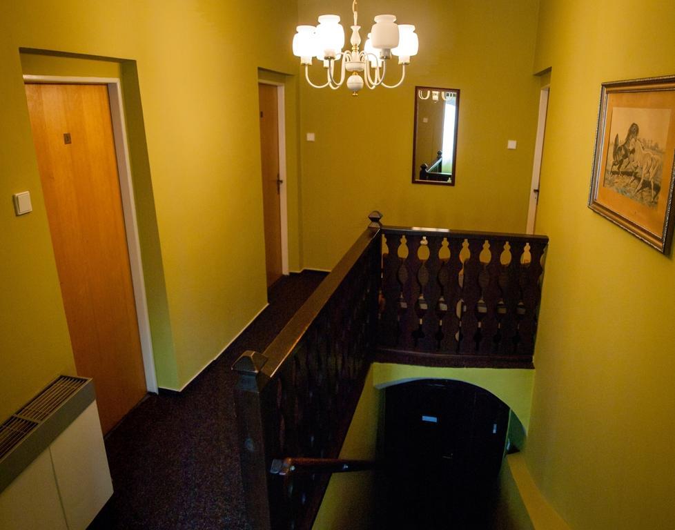 Hotel A Restaurace U Hrncire Кутна-Гора Экстерьер фото